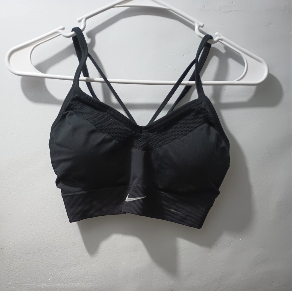 Sports bra n